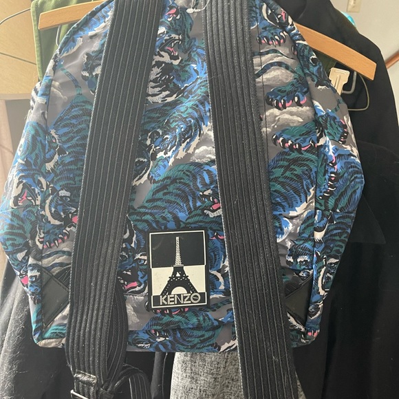 Kenzo Paris Tiger knapsack. New unused.mult zipper compartments. main image 8